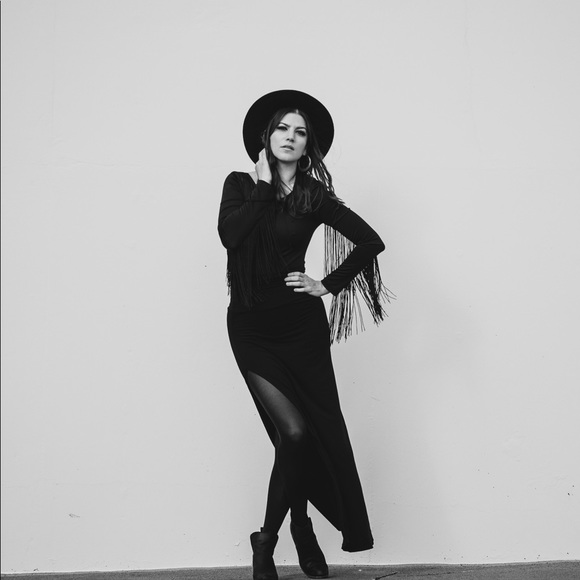 Meet your Posher, Julie - Picture 2 of 4